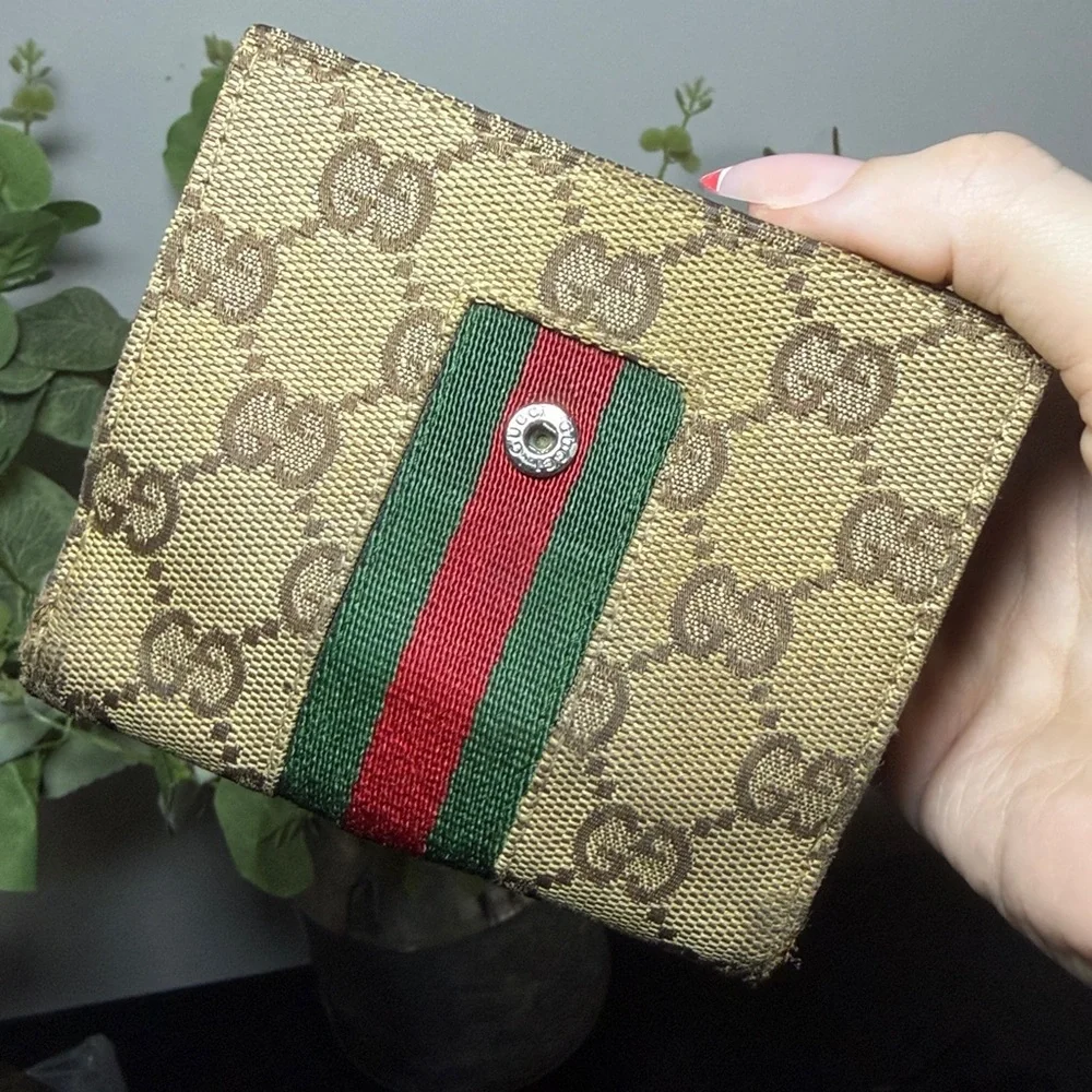 Vintage Gucci GG Wallet Push Lock Monogram Pre-Loved Supreme Jackie 1961 Compact